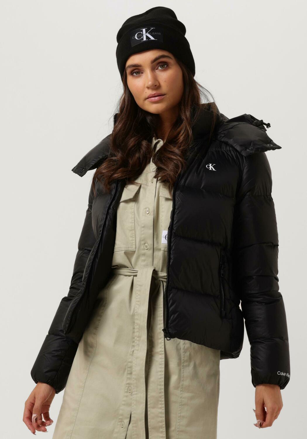 zwarte-calvin-klein-gewatteerde-jas-ck-mw-down-short-puffer-omoda